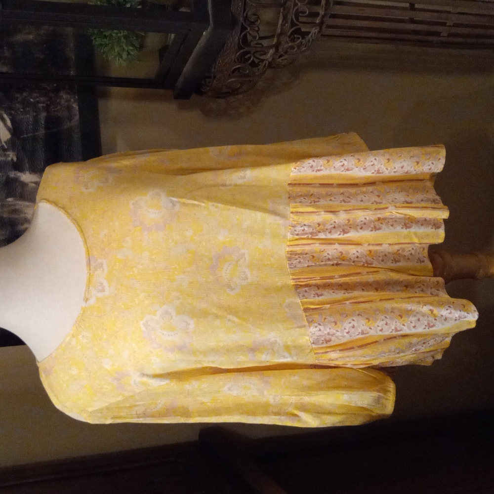 Sweet baby doll top 14/16 W perfect for spring !